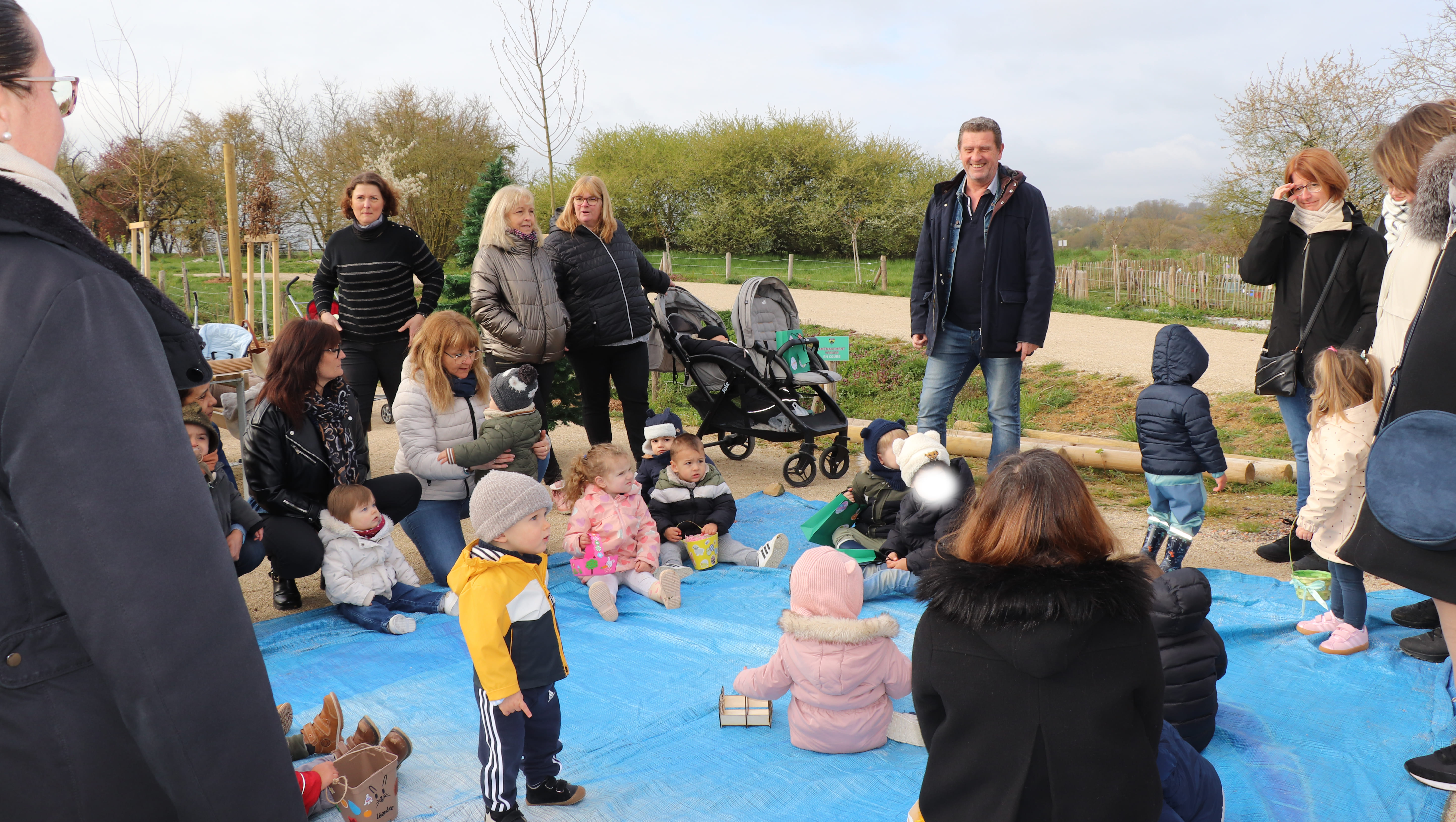 2026 04 03 Pâques RPE  _1_ _ enfant flou.jpg