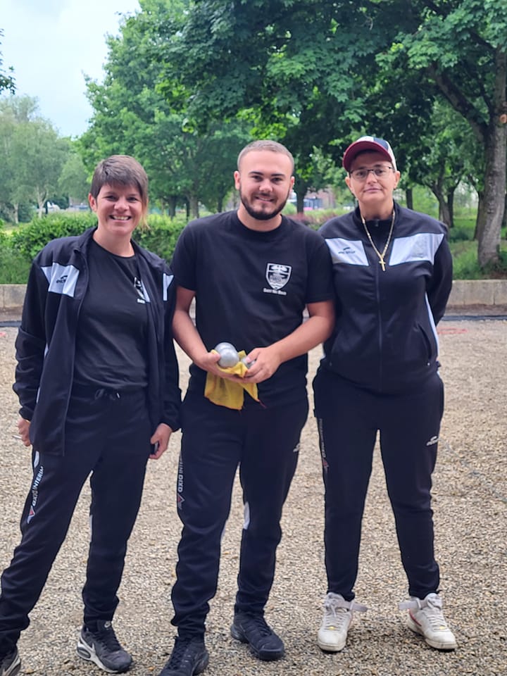 2022 06 07 audrey ,sylvie et djeff.jpg