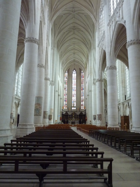 Saint-Nicolas-de-Port---Basilique-interieur.jpg