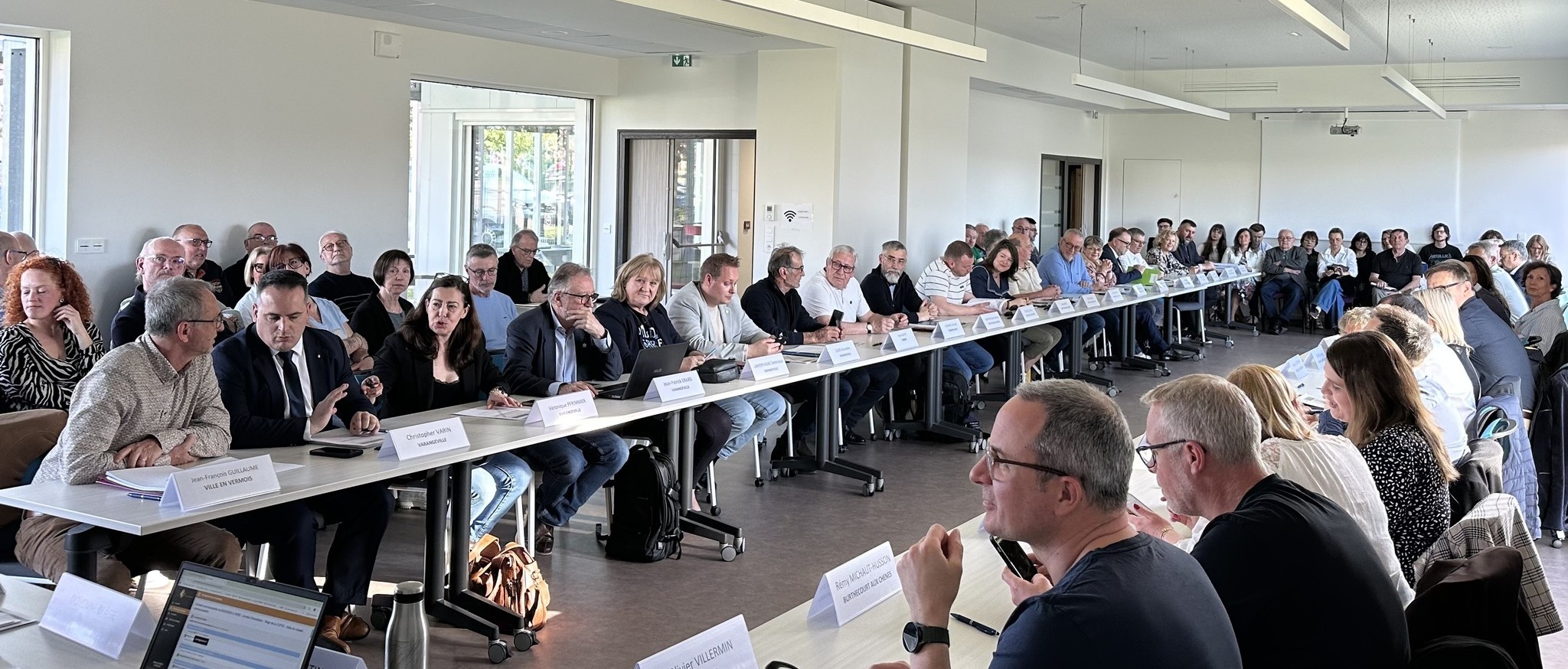 2026 04 10 com com.jpg