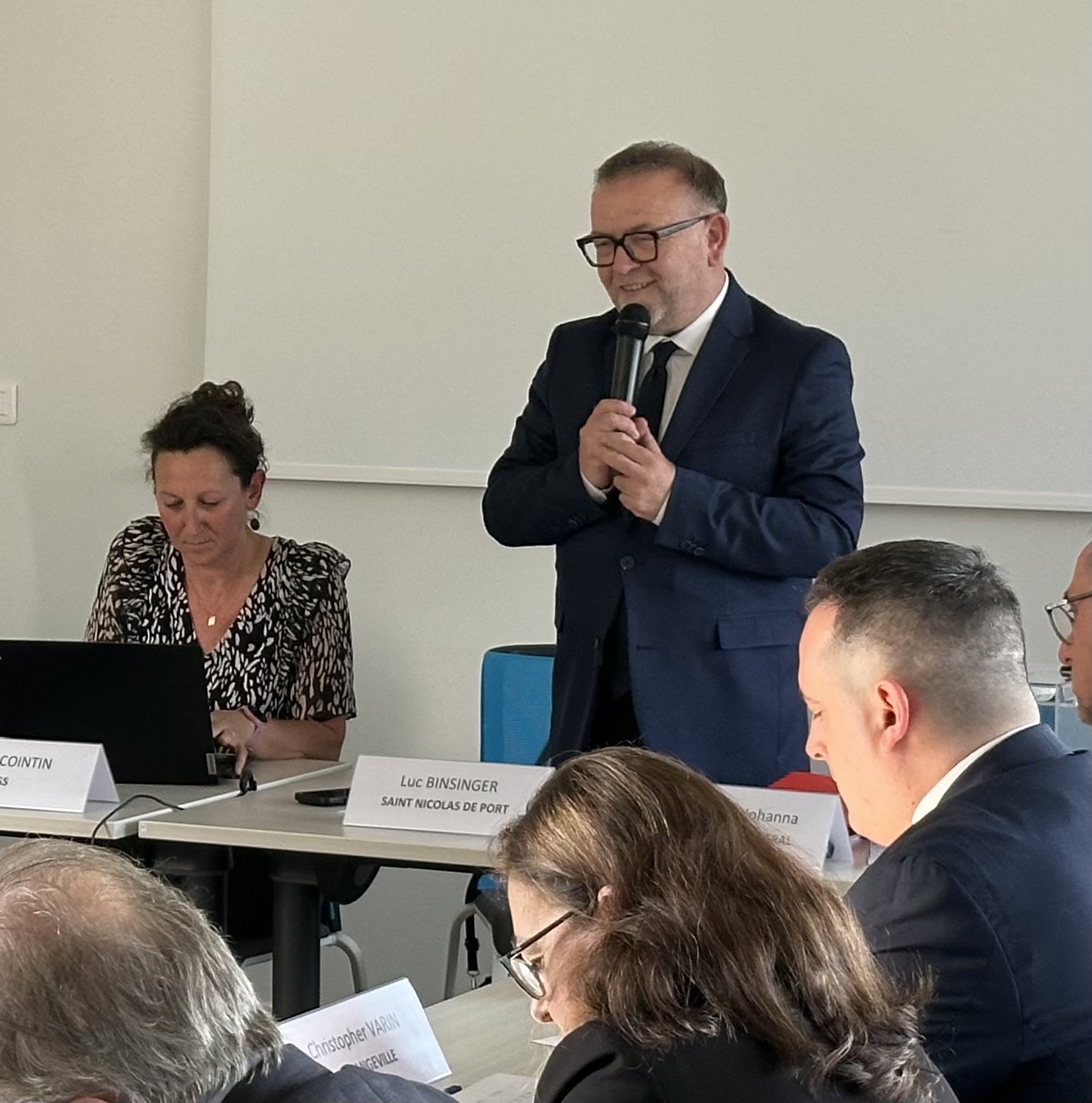 2026 04 10 com com _2_.jpg