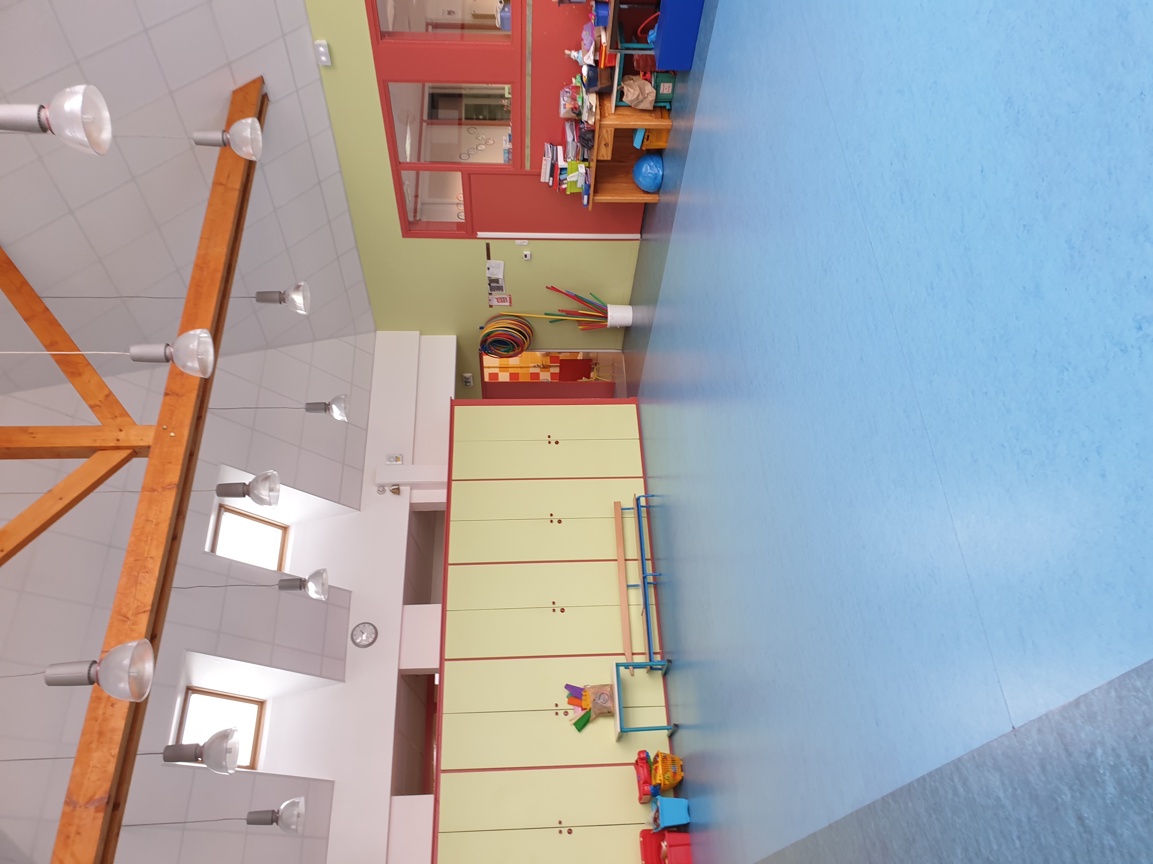ECOLE 6.jpg