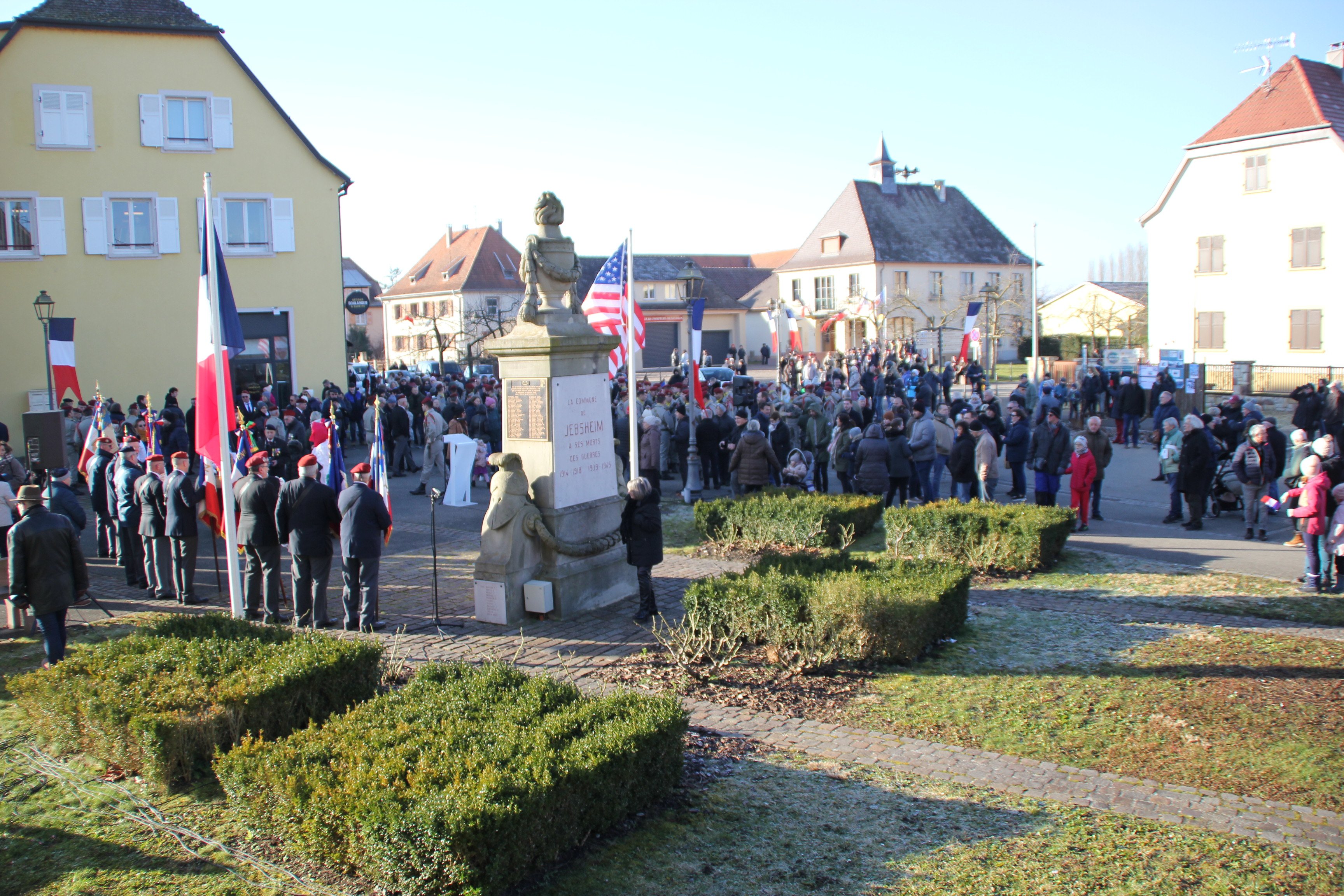 Cérémonie Monument aux morts _5_.JPG