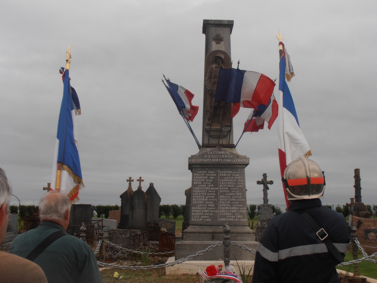 monument-aux-morts-esquennoy.jpg