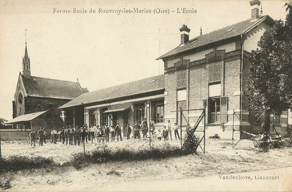 rouvroy les merles la ferme école.jpg