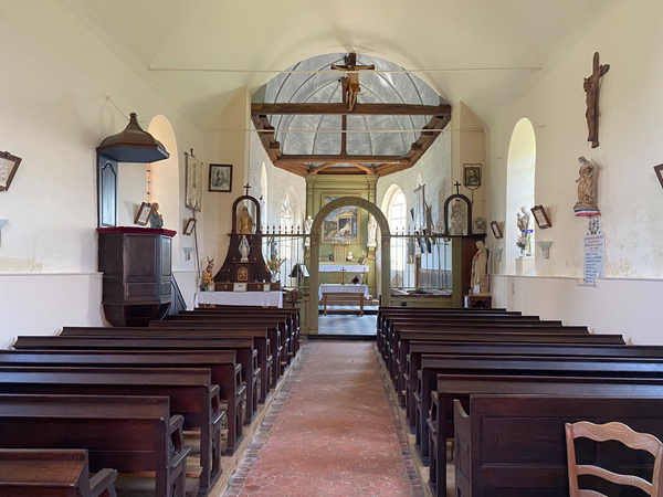 eglise intérieur.PNG