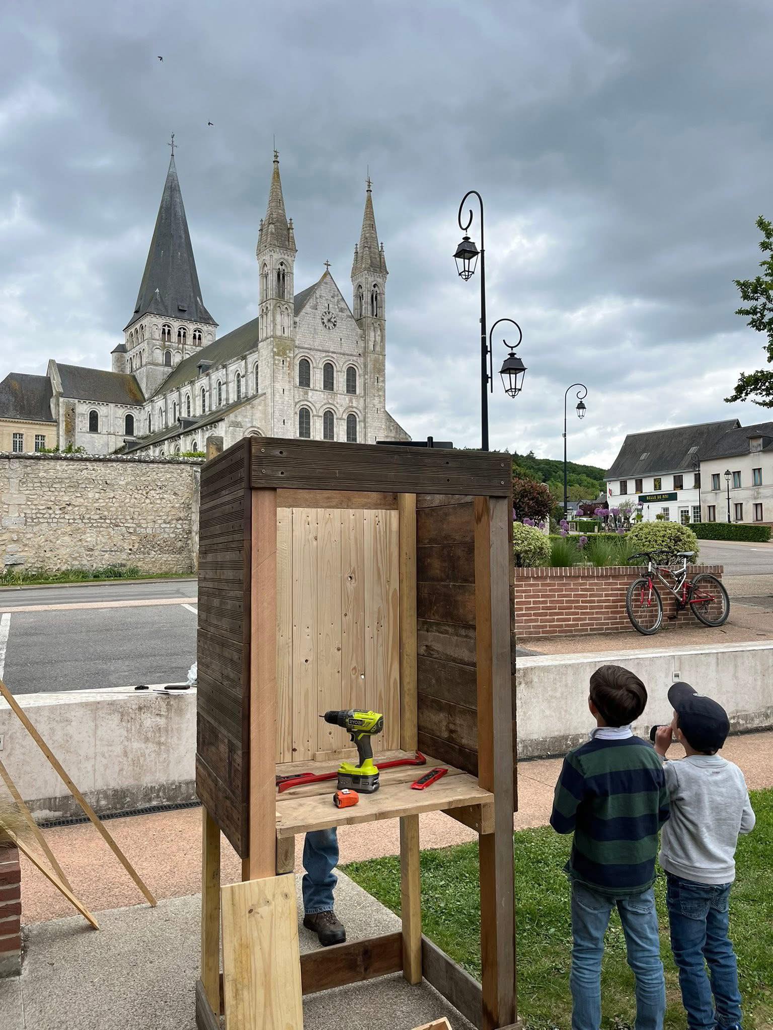 Photo boite à livres - Les plus jeunes volontaires du dimanche.jpg