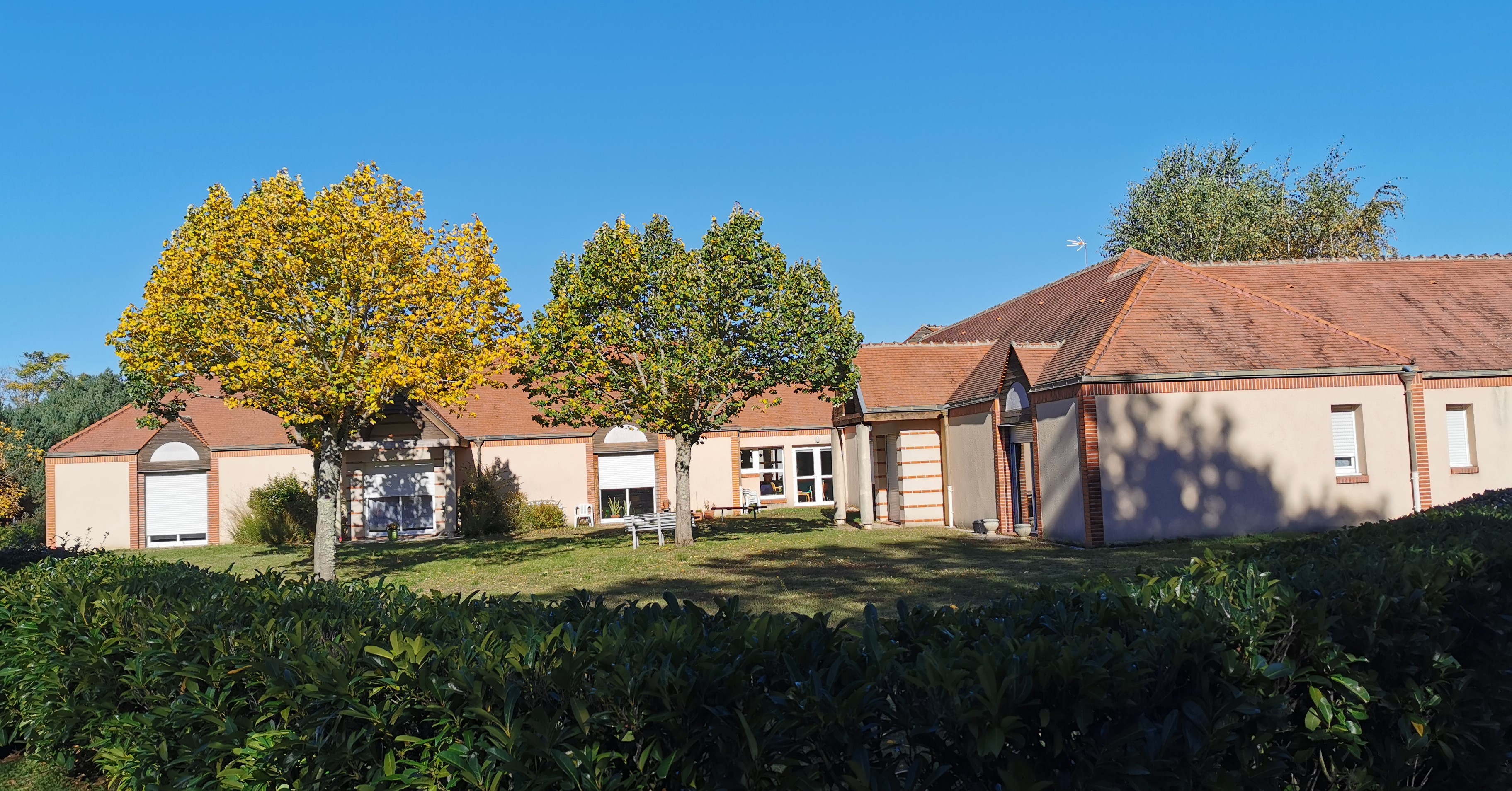 Façade au soleil.jpg