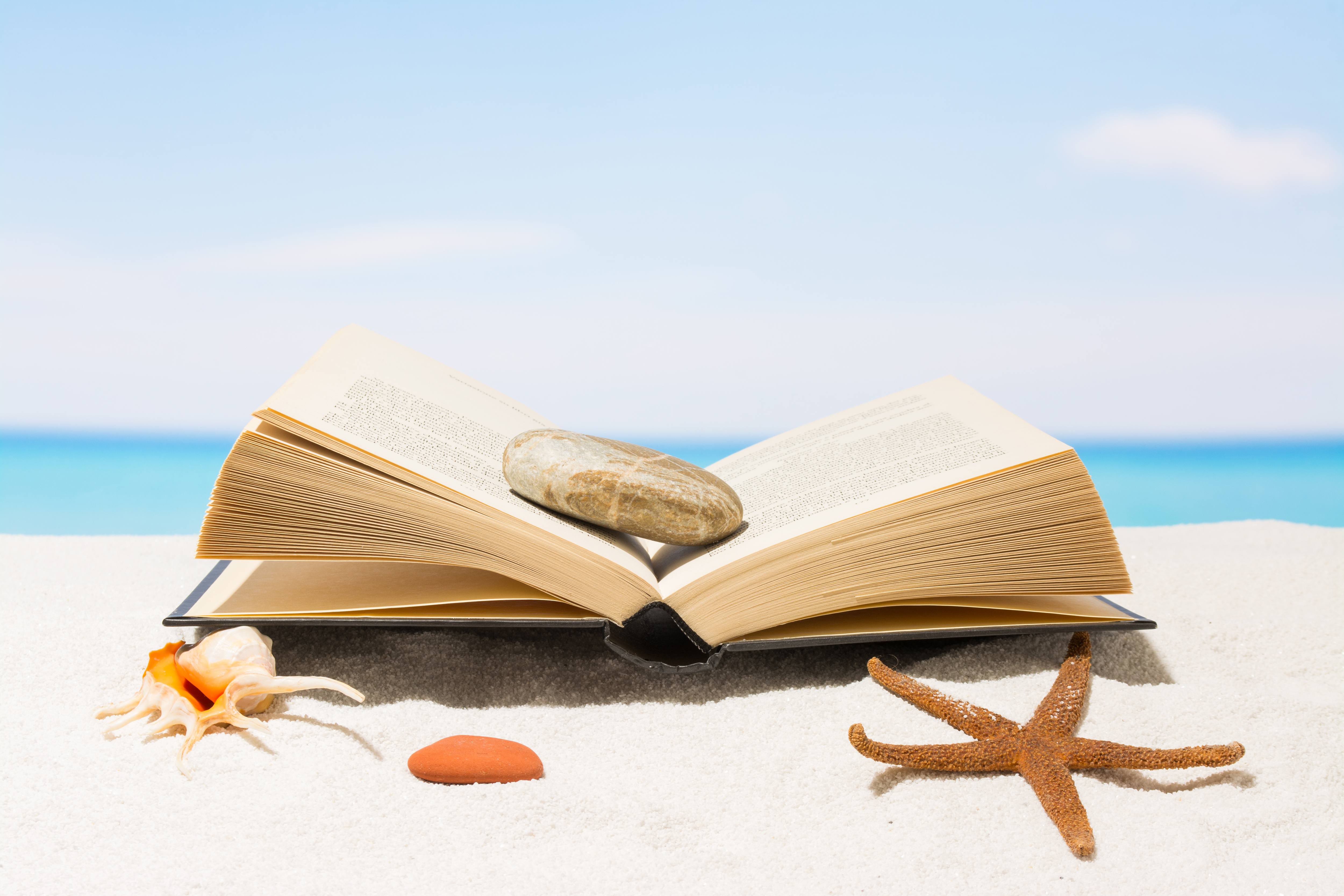 livre-plage-sable-blanc.jpg