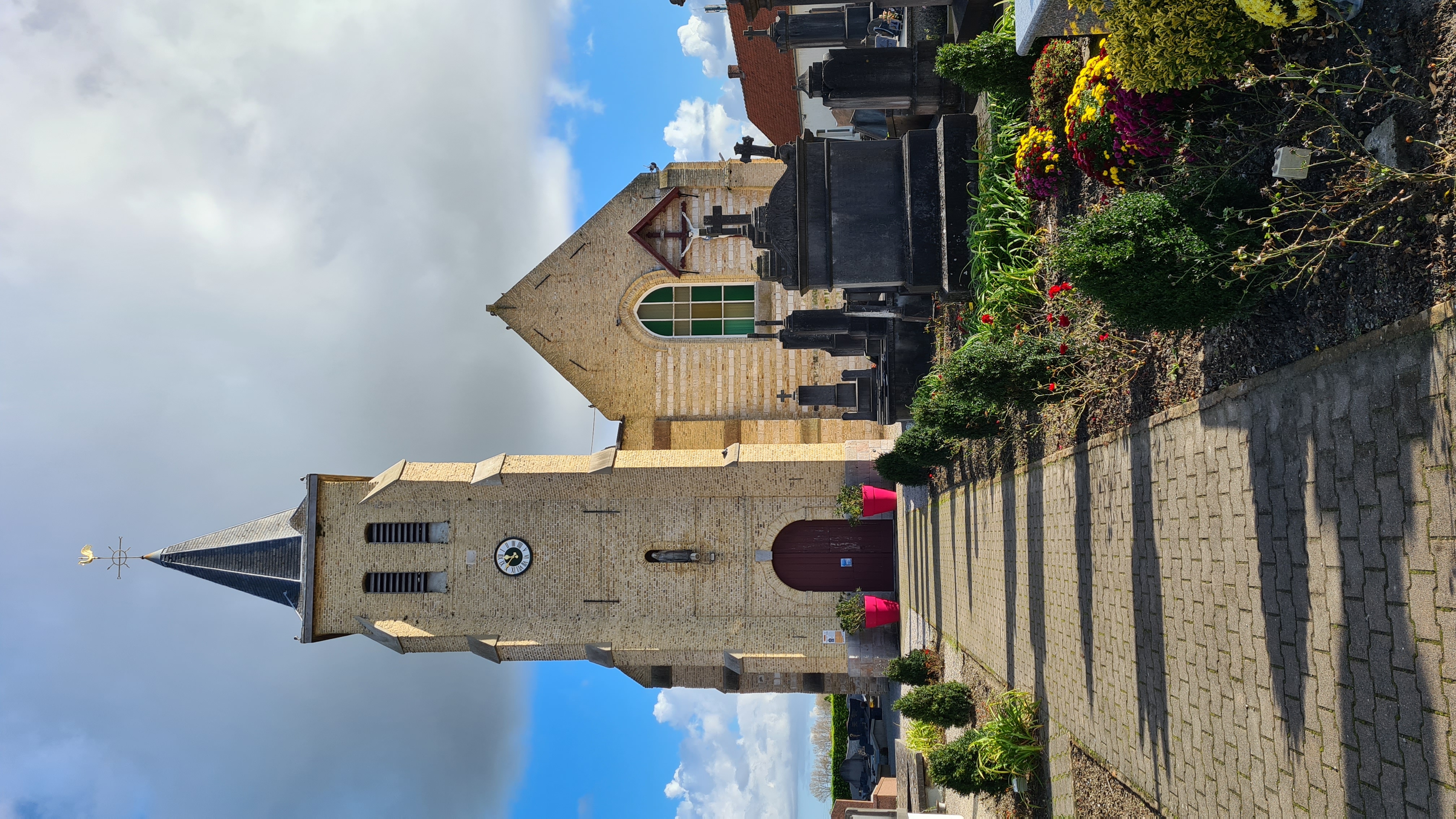 eglise vue devant avec vue clocher