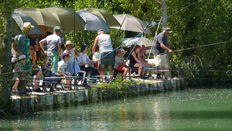 les enfants du centre de loisirs vont à la pêche.jpg
