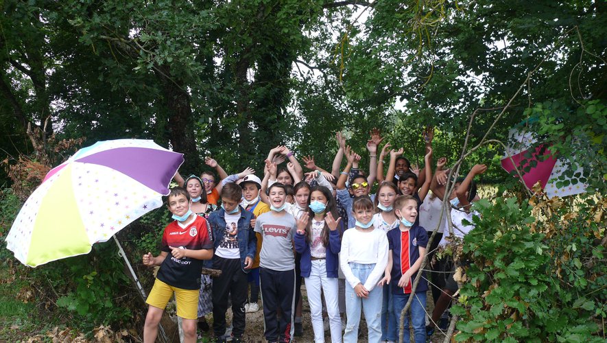 Les écoliers de CM2 à Monteils ont fêté leur départ du groupe scolaire.jpg