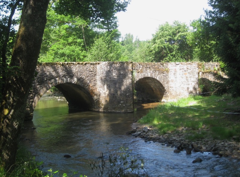 pontdelatour.jpg