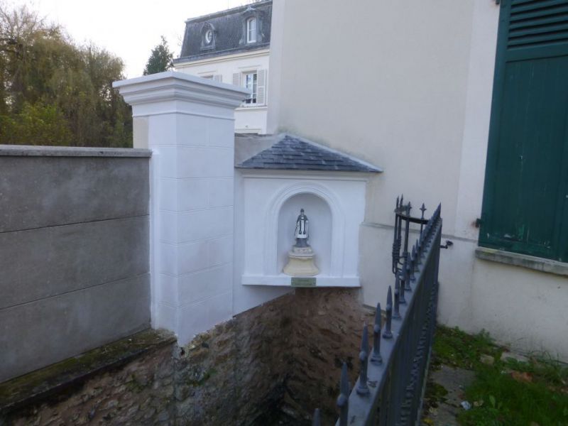 Fontaine St Caprais.JPG