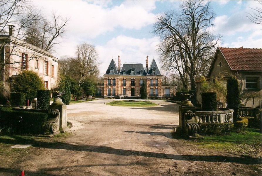 Chateau de la Boissiere.jpg