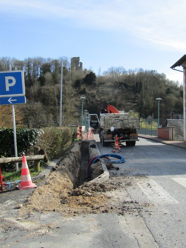 Travaux rue du Pont_04_enfouissement des réseaux_.JPG