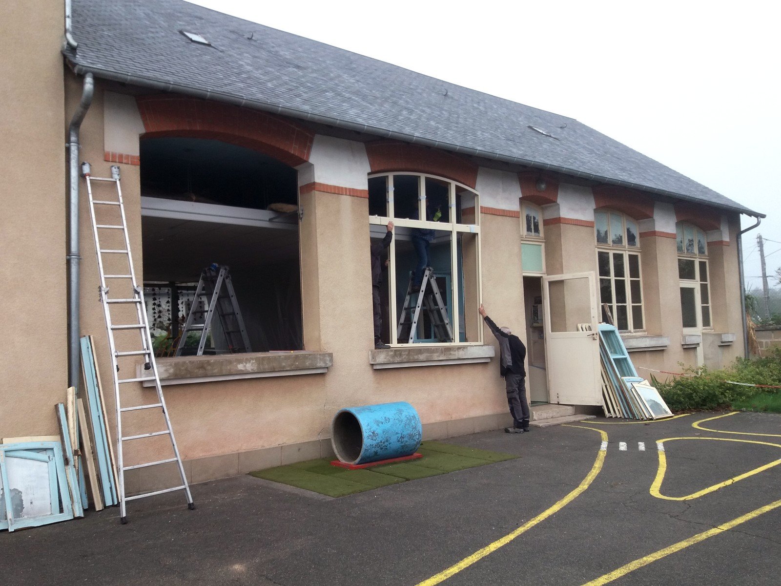 Menuiseries école maternelle_1.jpg