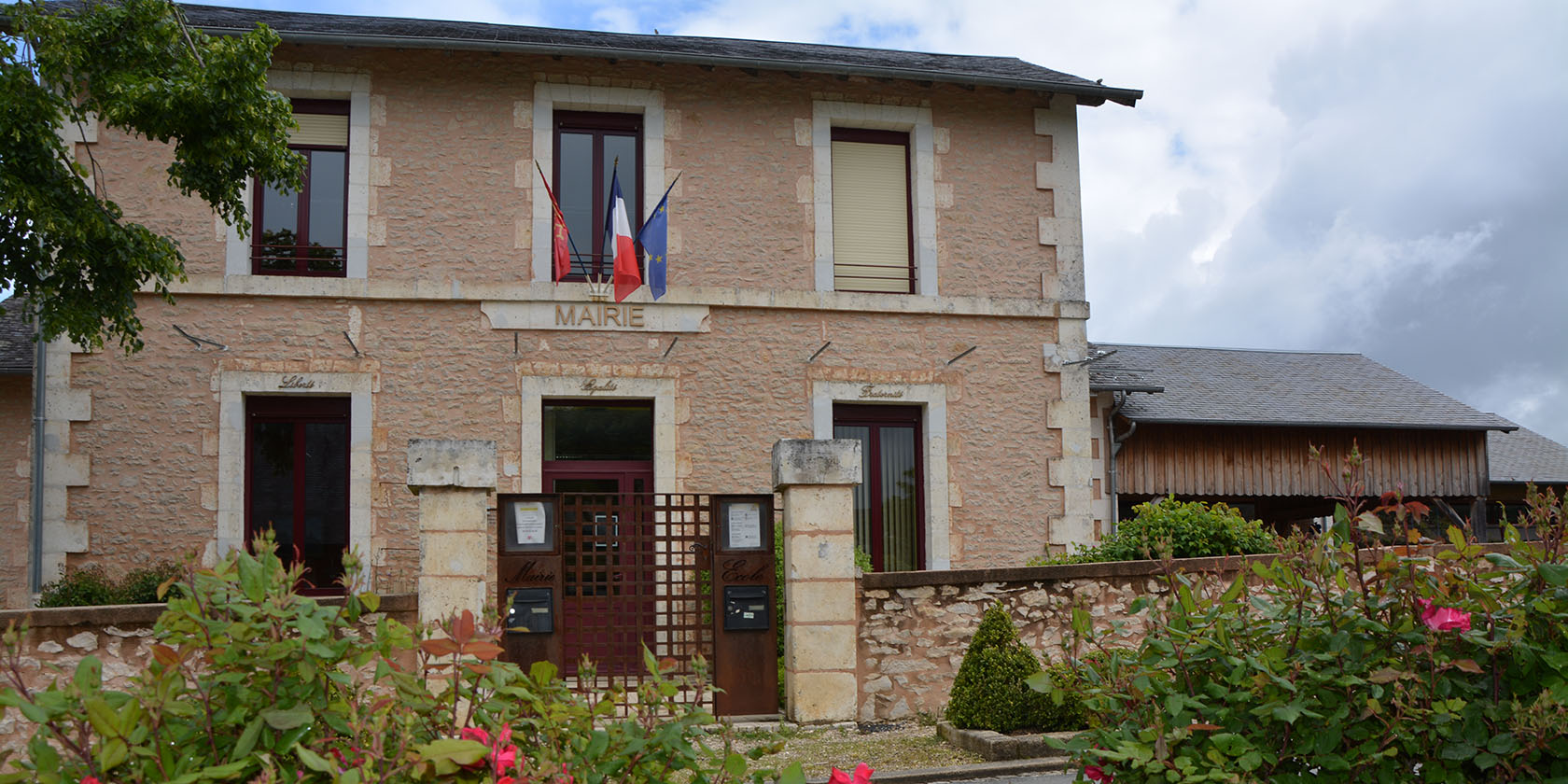 Ladornac mairie.jpg