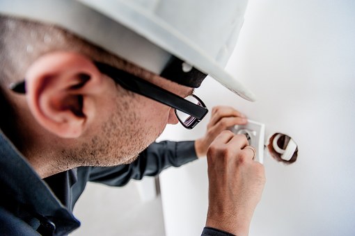 electrician-1080554__340.jpg