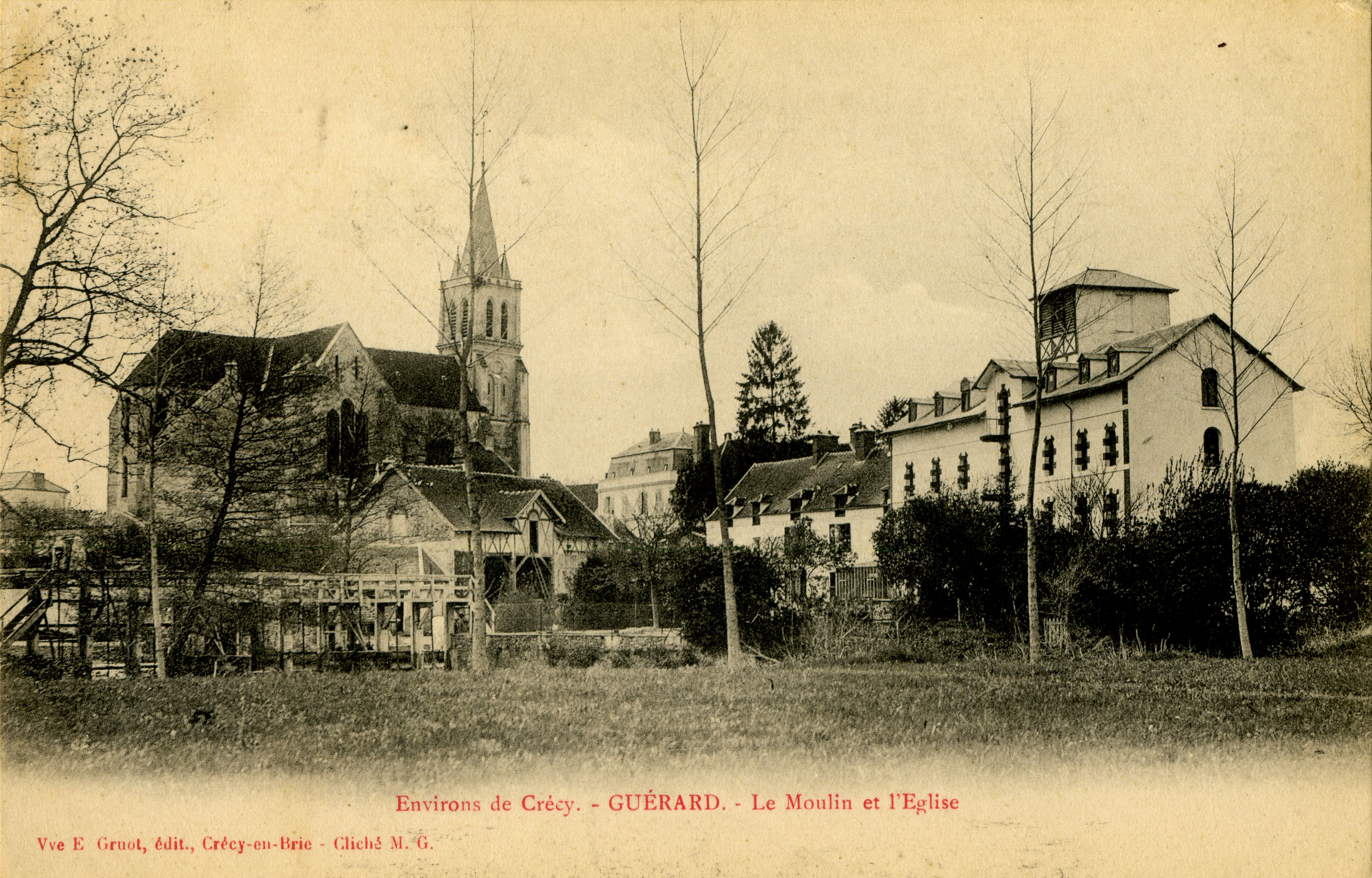 131 Guérard - Eglise et Moulin 12 le moulin et l_église.jpg