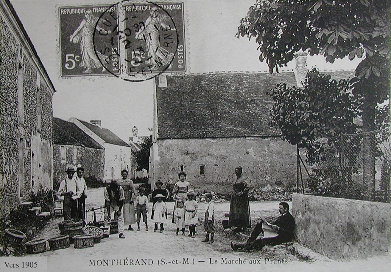 Monthérand 1913 - ou1905 le marché aux prunes.jpg