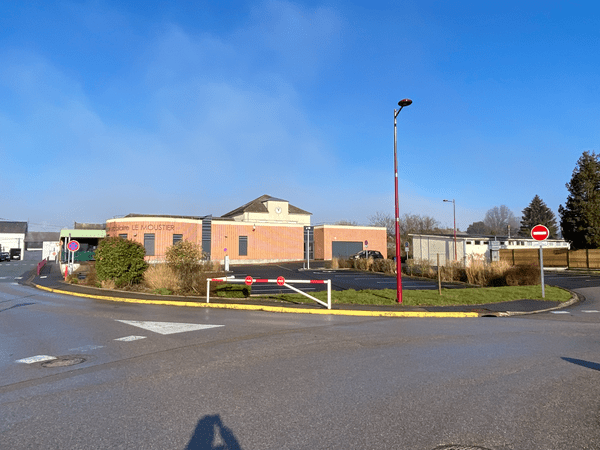 le moustier rond point.png