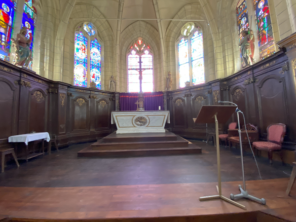 eglise interieur choeur _3_.png