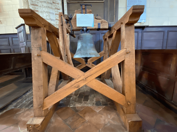 eglise interieur cloche _2_.png