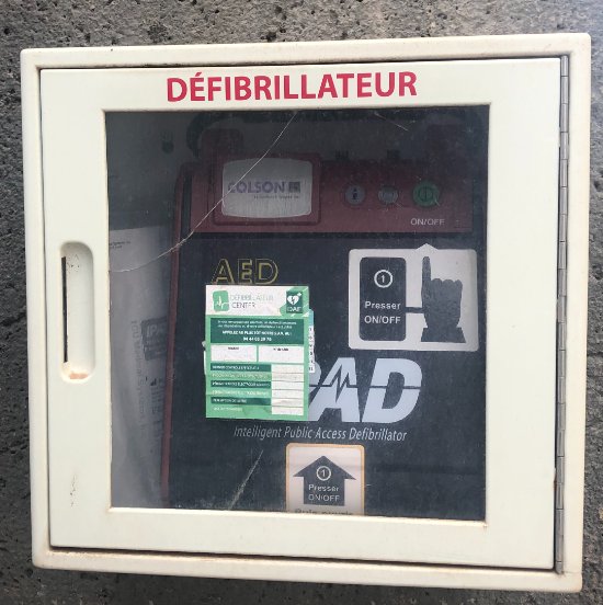 défibrillateur 2.jpg