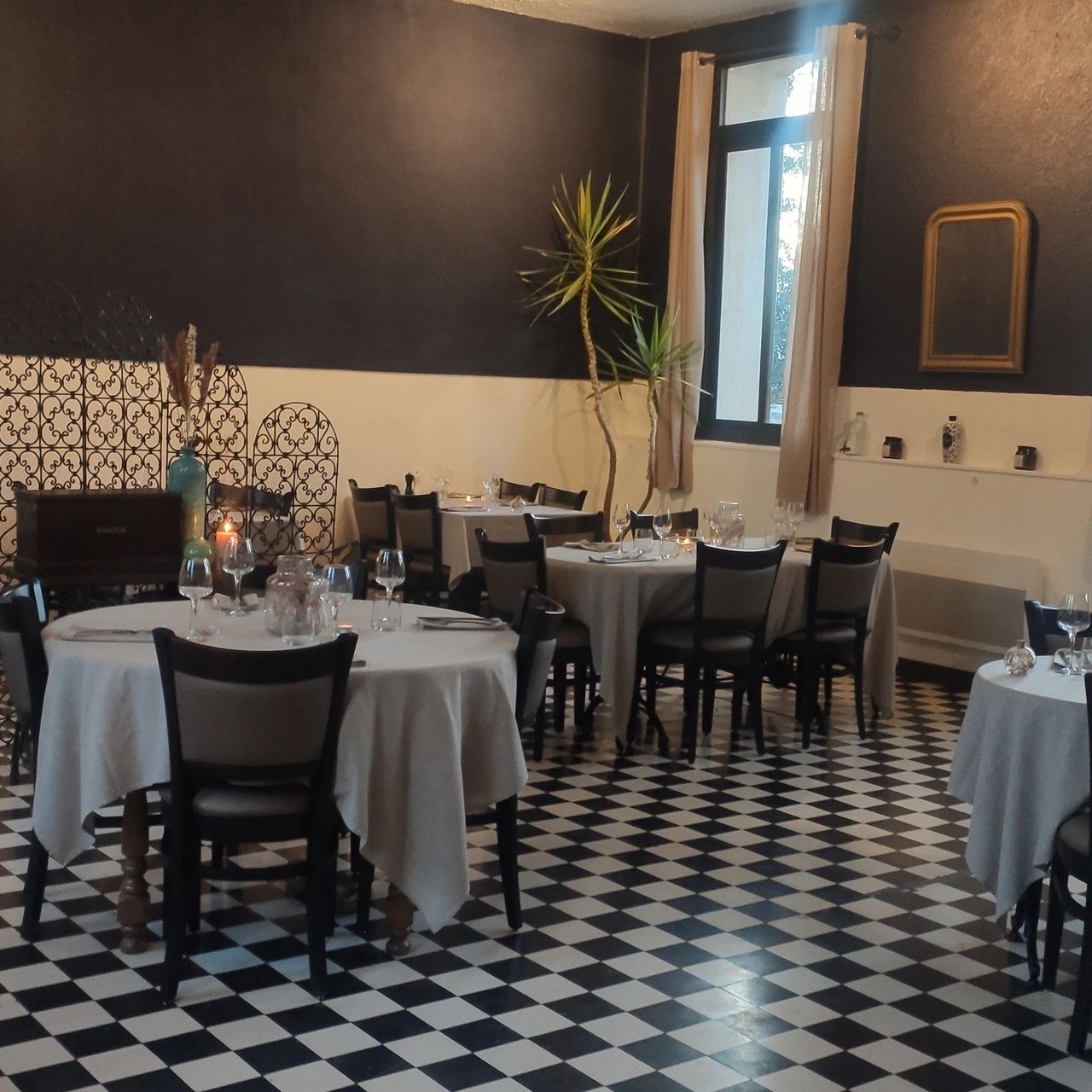 Restaurant Table_O intérieur.jpg