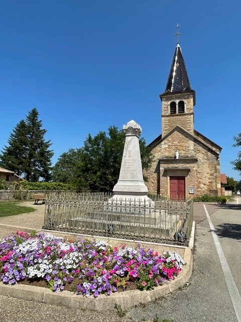 eglise et monument.jpg