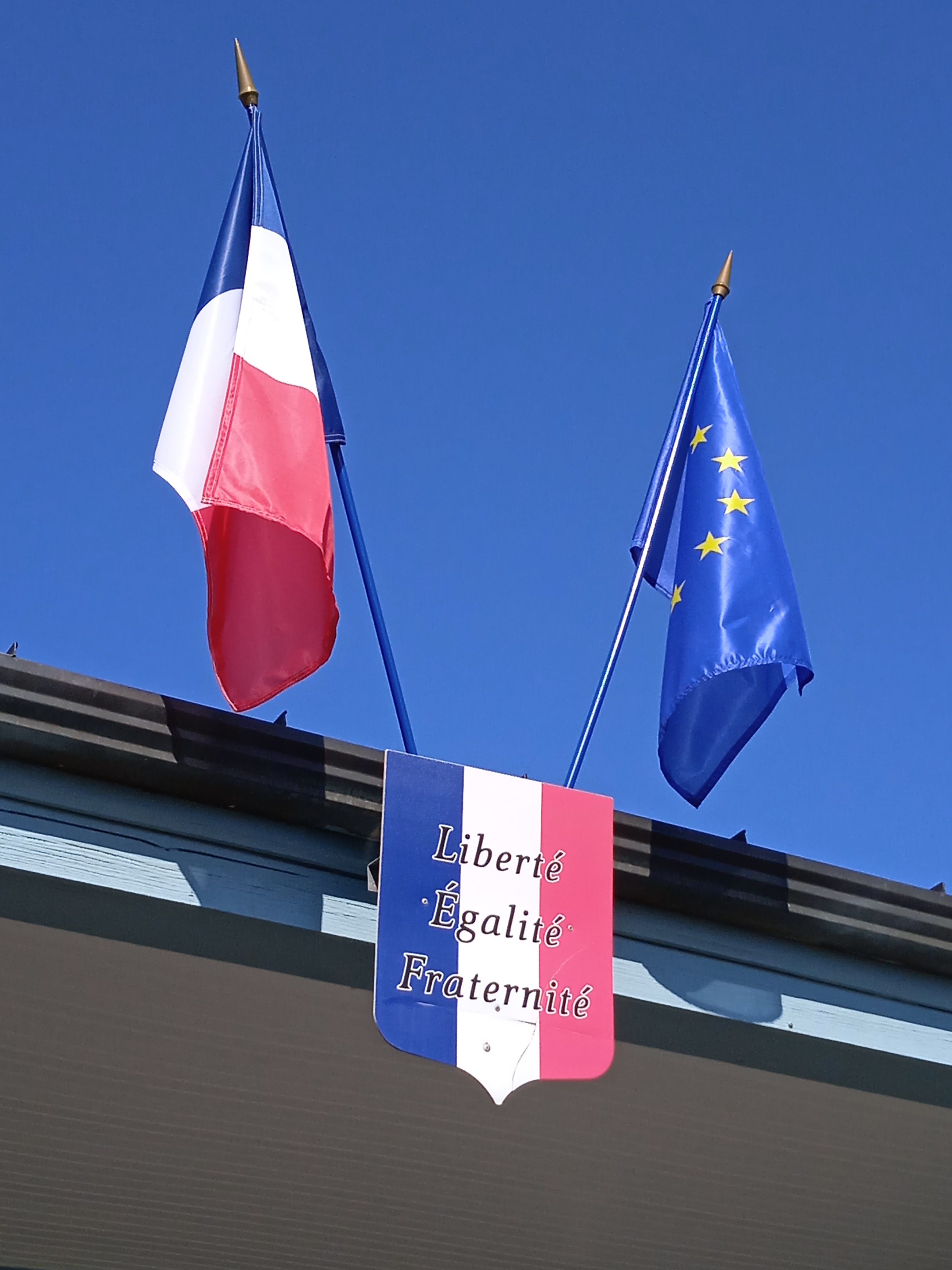 drapeau école.jpg