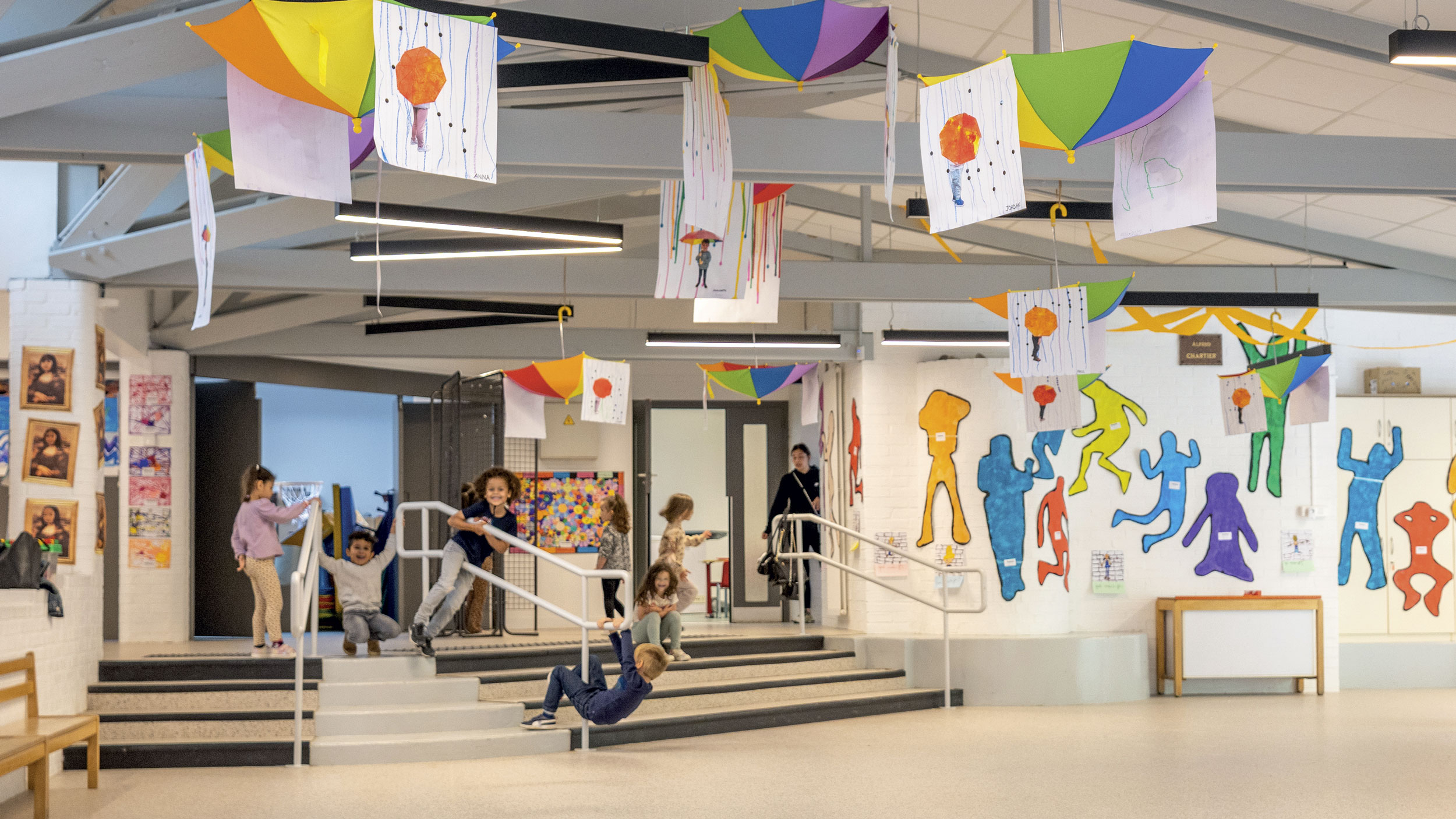 hall central de l'école maternelle