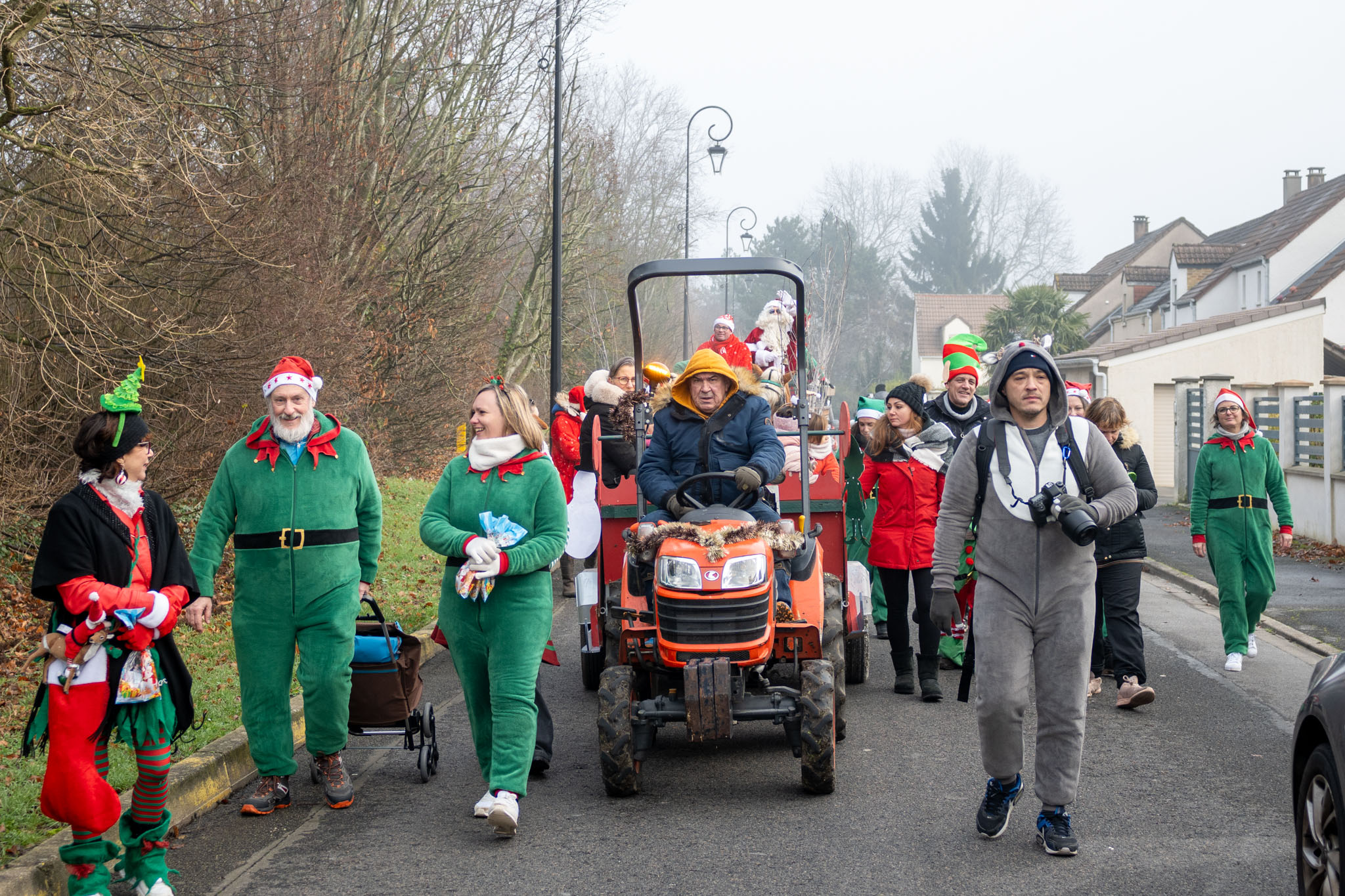 2023-défilé-noel-LumiPoullaouecBD-13.jpg