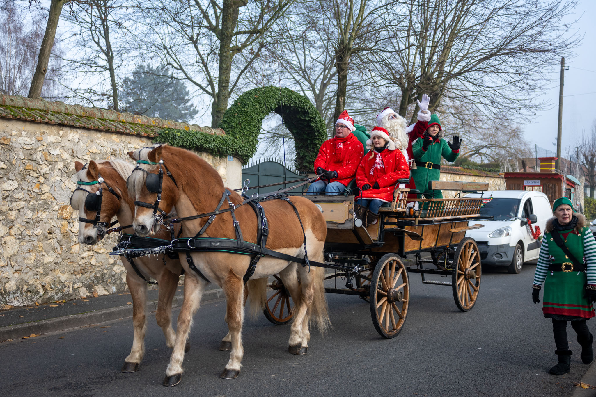 2023-défilé-noel-LumiPoullaouecBD-11.jpg