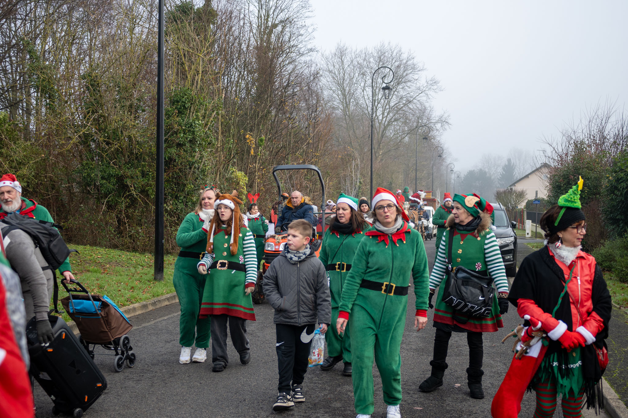 2023-défilé-noel-LumiPoullaouecBD-15.jpg