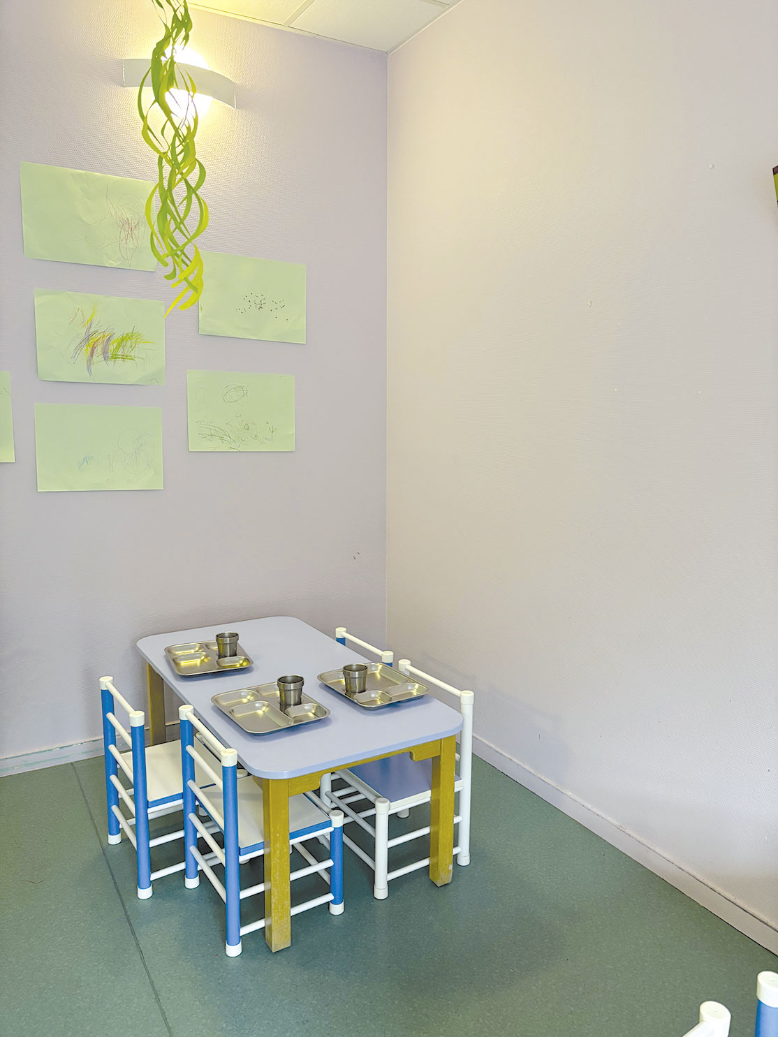 creche-croissy-beaubourg-table.jpg