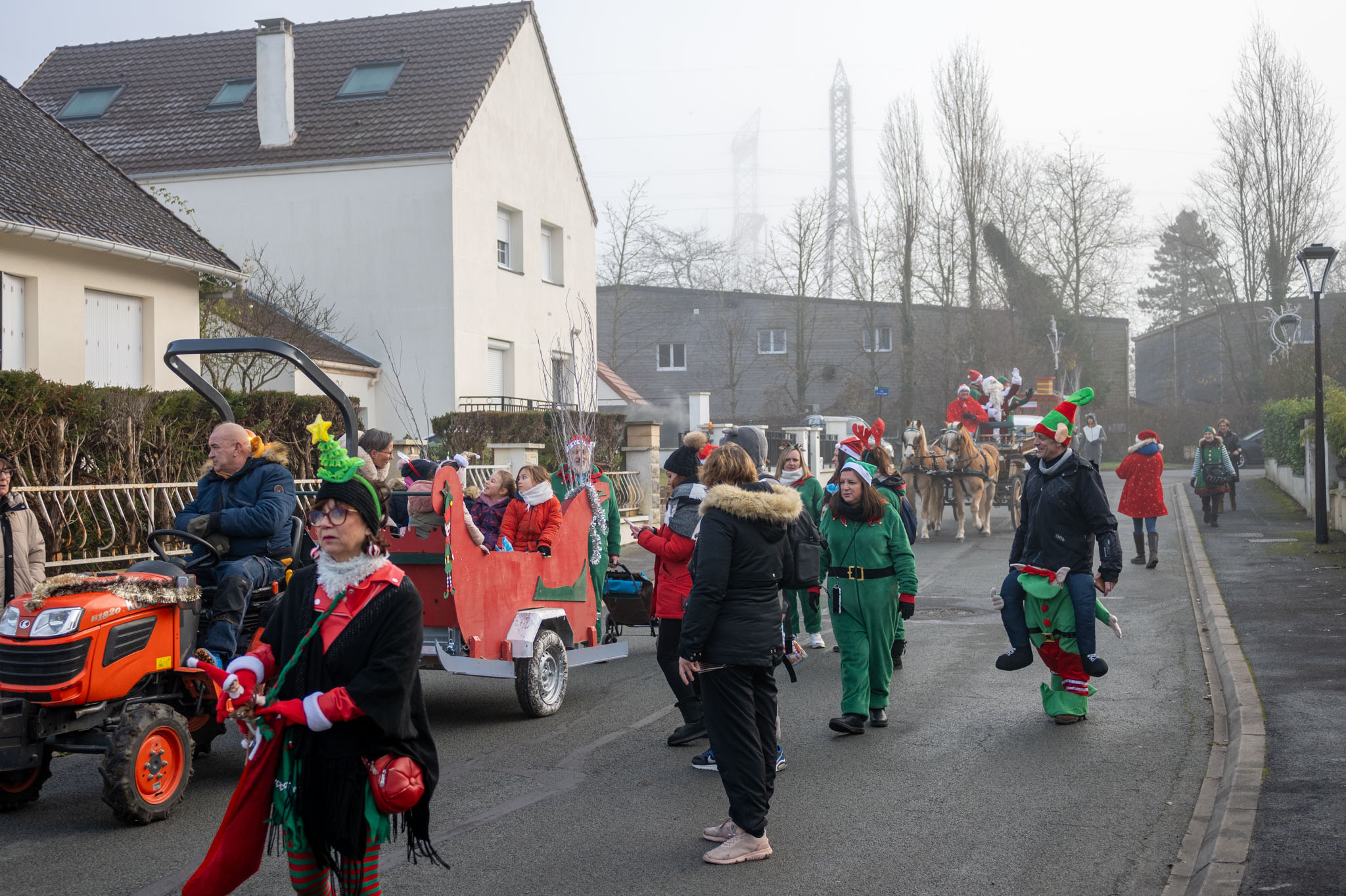 2023-défilé-noel-LumiPoullaouecBD-08.jpg