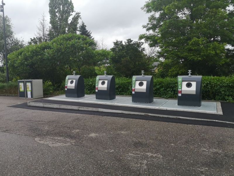 conteneur a verre cimetiere.jpg