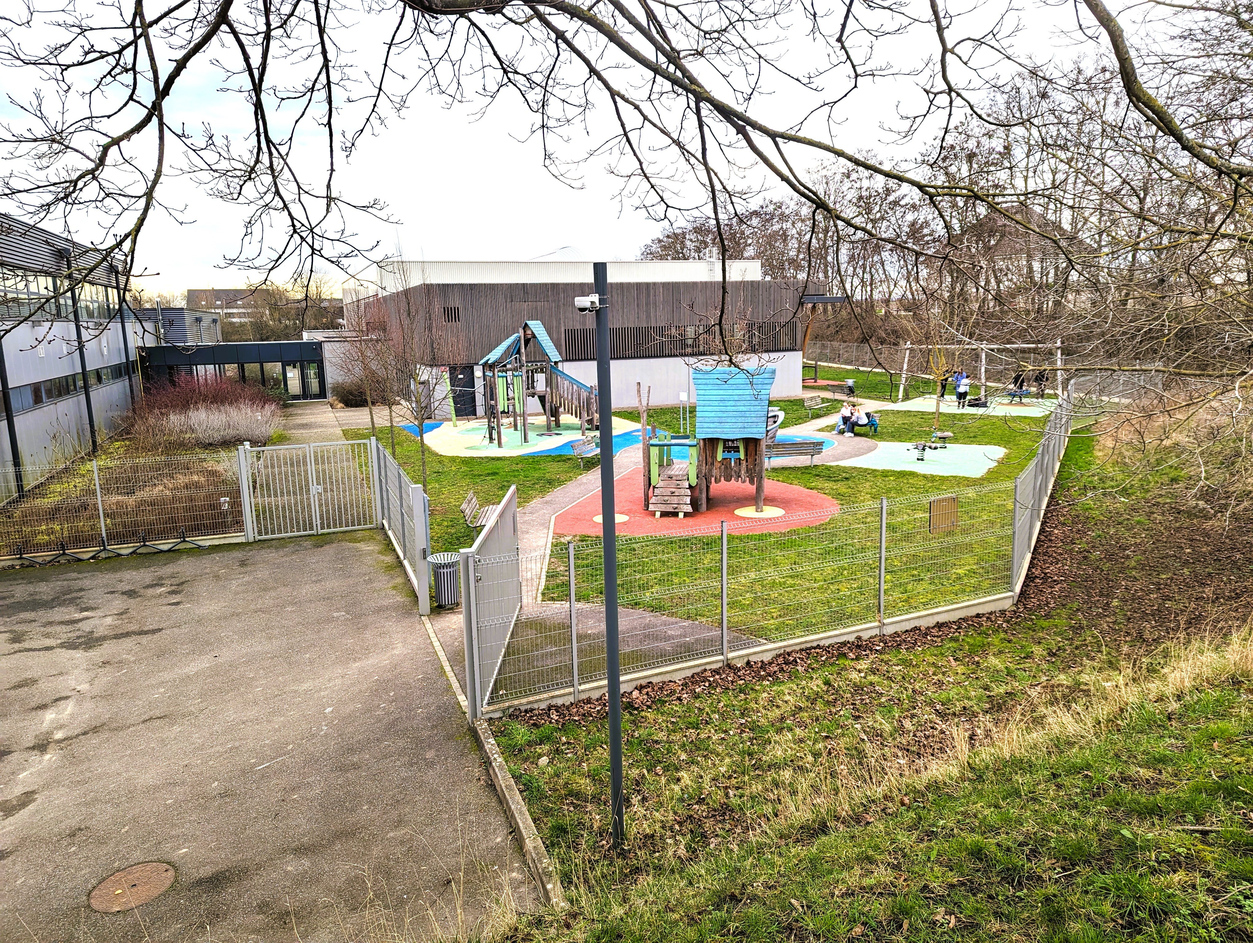 Aire de jeux complexe