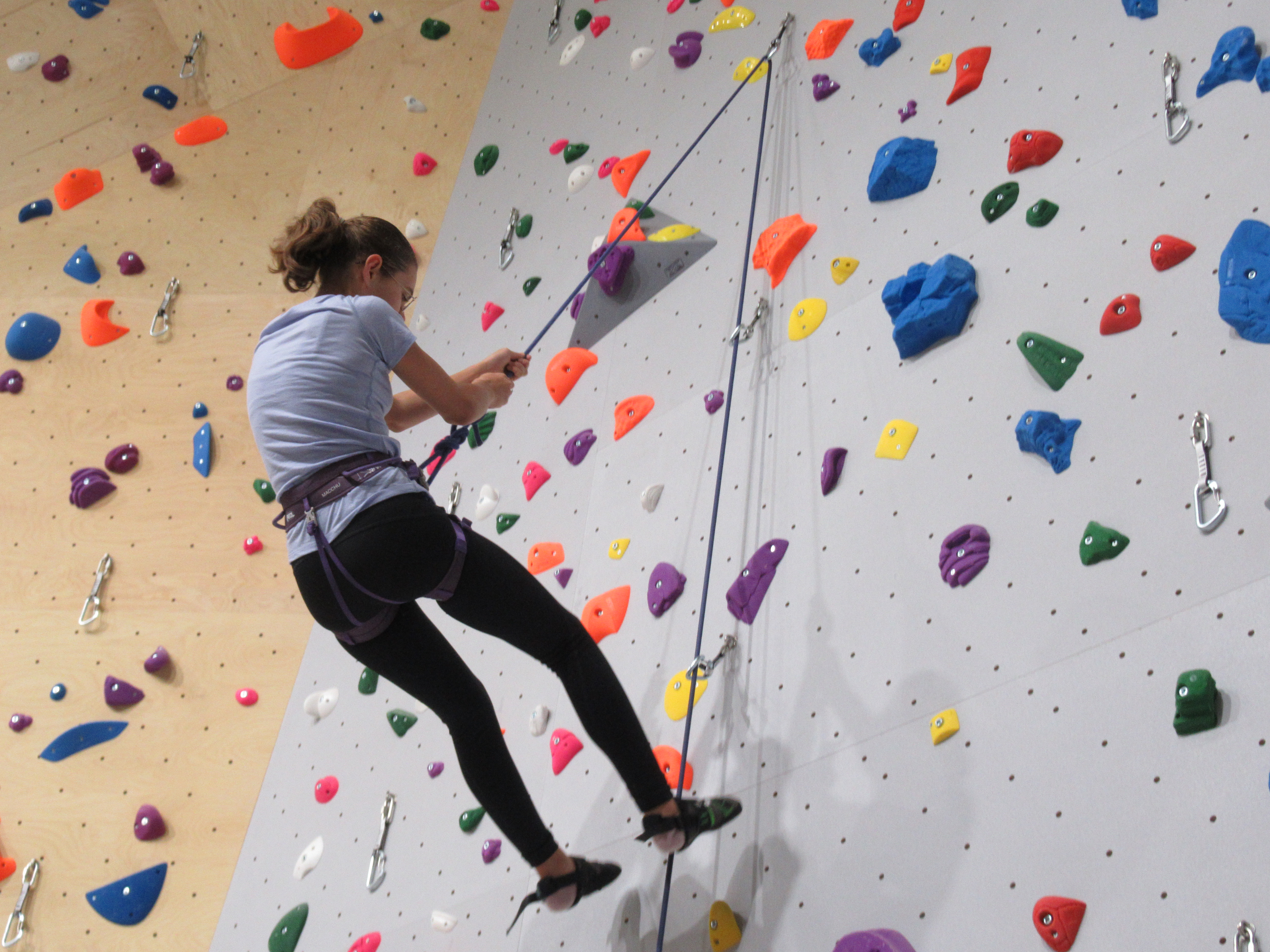 2025-06-05 Activités escalade et basket en situation dans le gymnase _9_.JPG