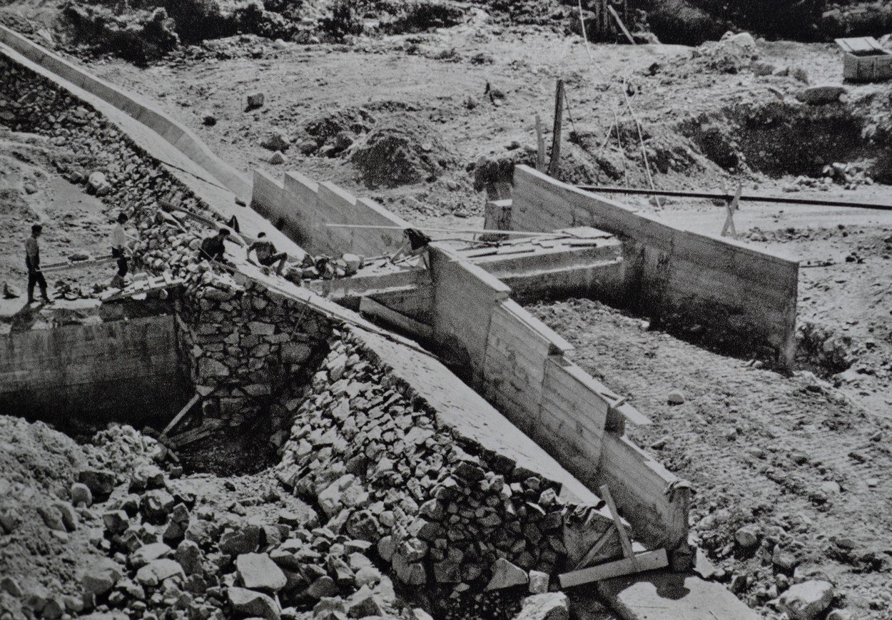 construction base de la digue