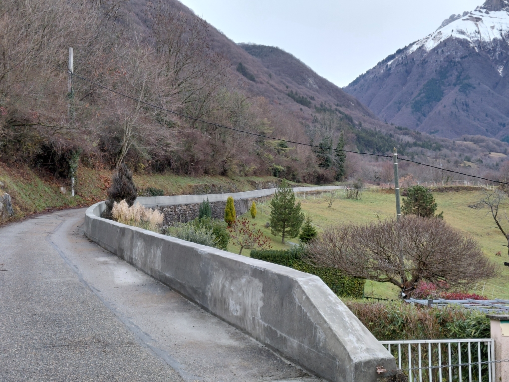 Route Vignes blanches.jpg