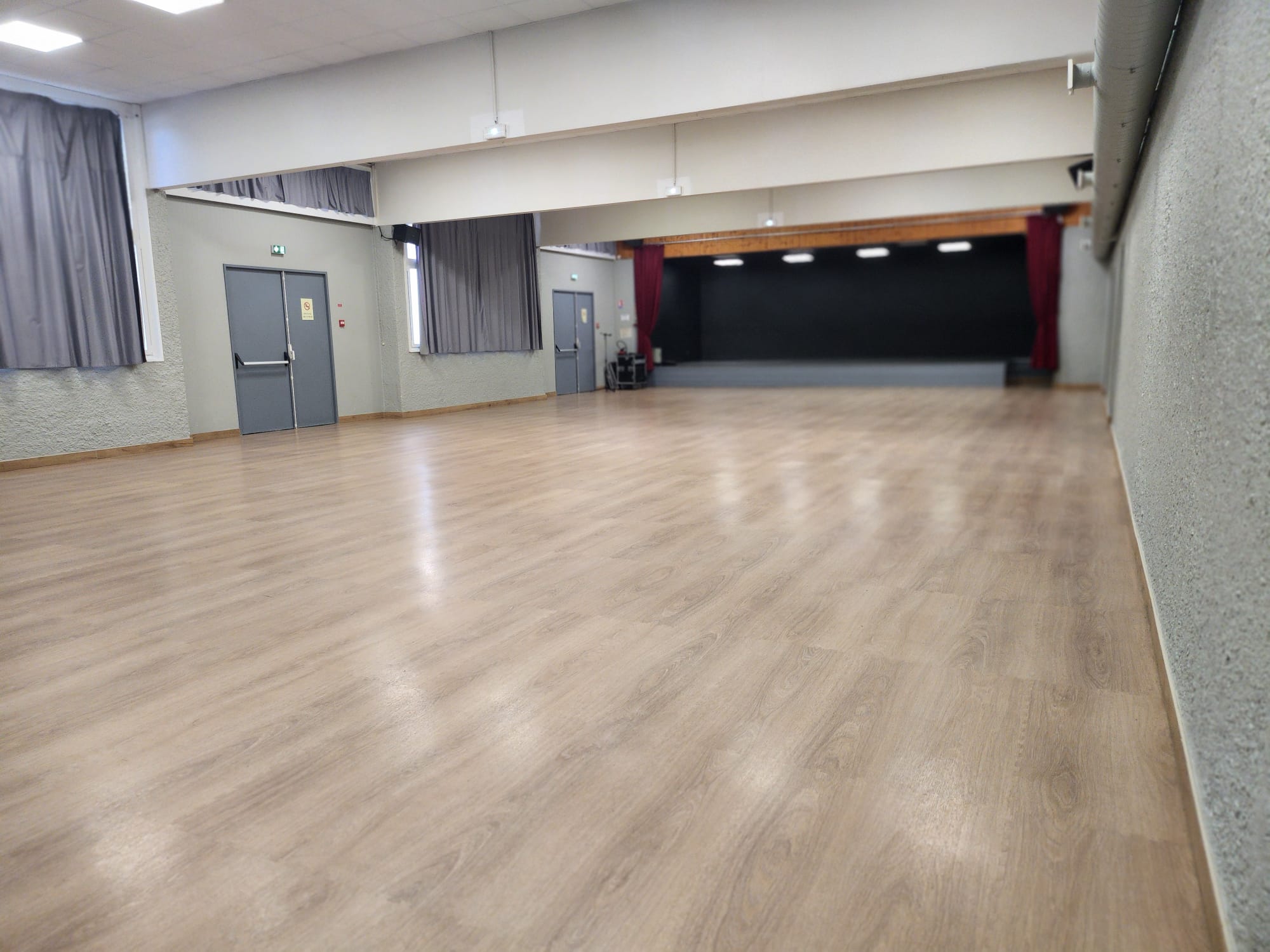 SALLE POLYVALENTE3.jpg