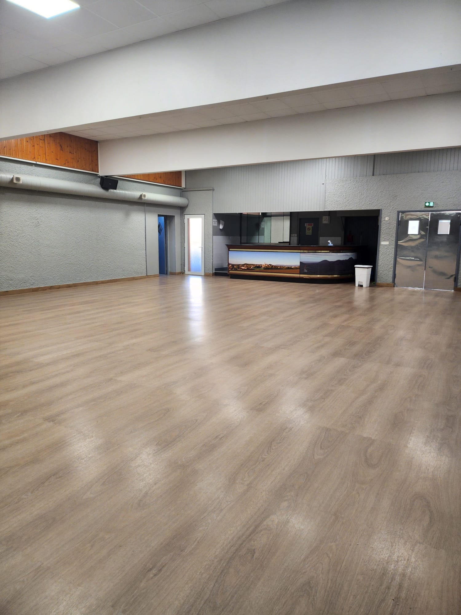 SALLE POLYVALENTE2.jpg