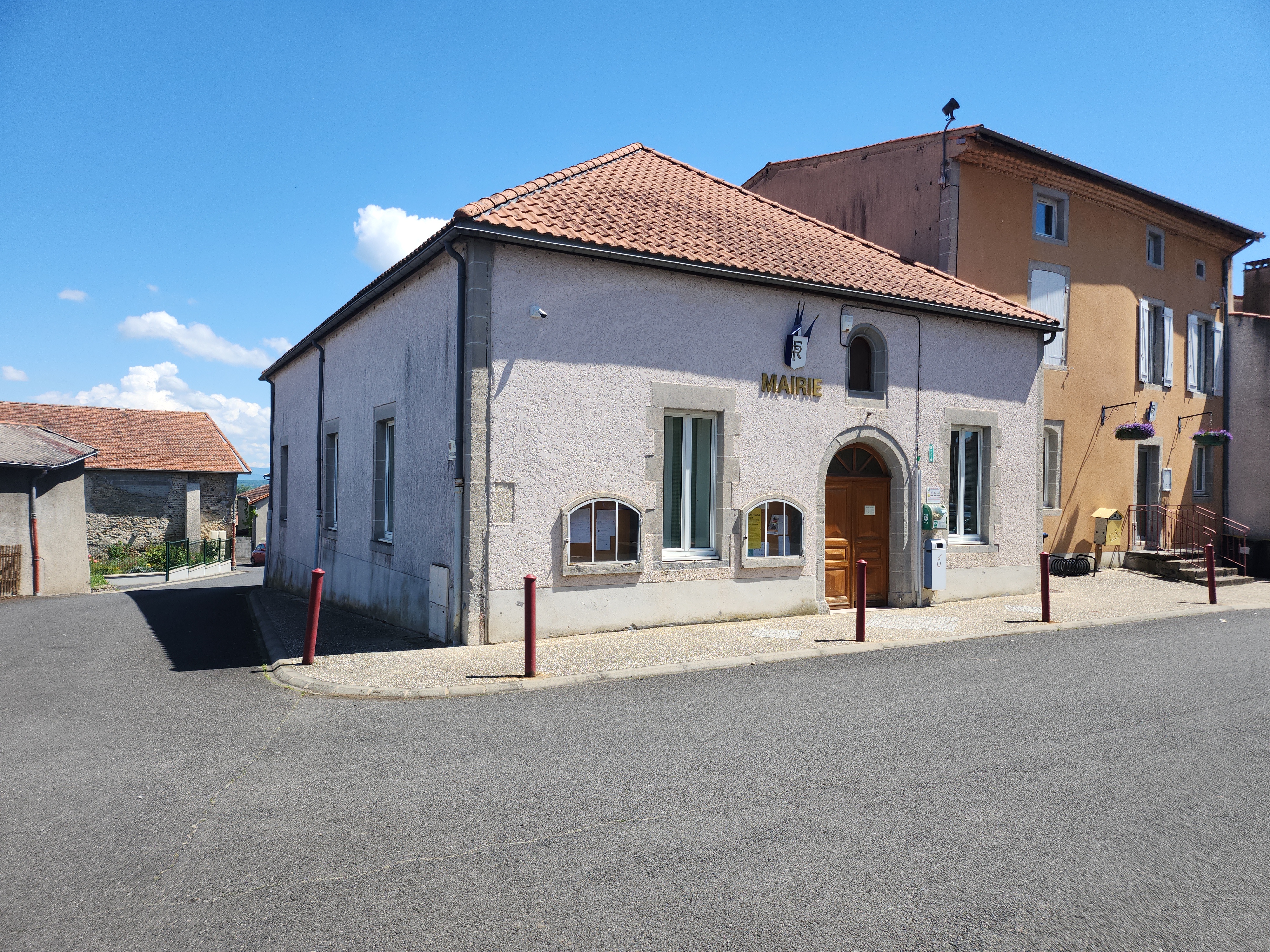 Mairie des Martres.jpg