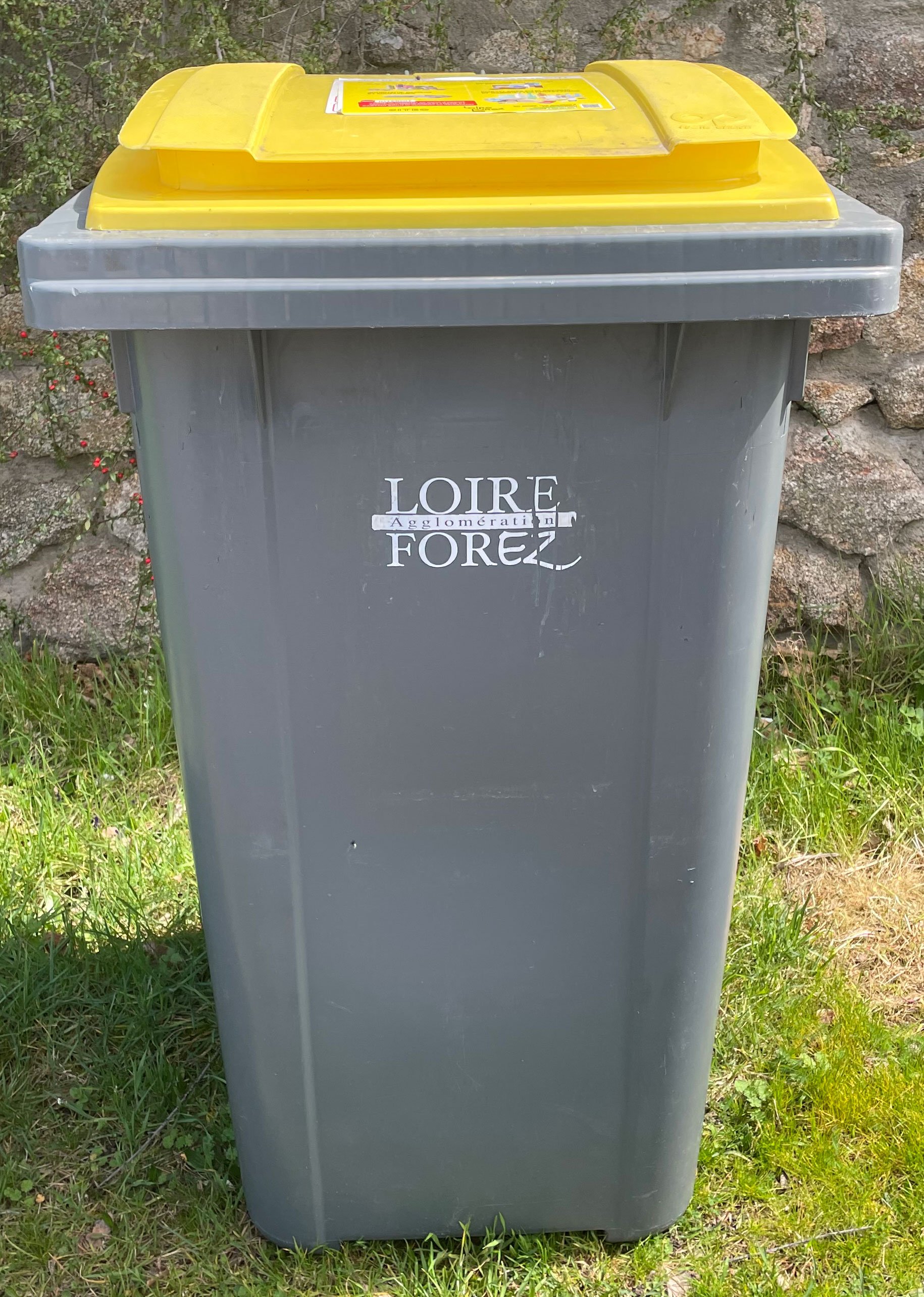 LFA_poubelle_jaune.jpg