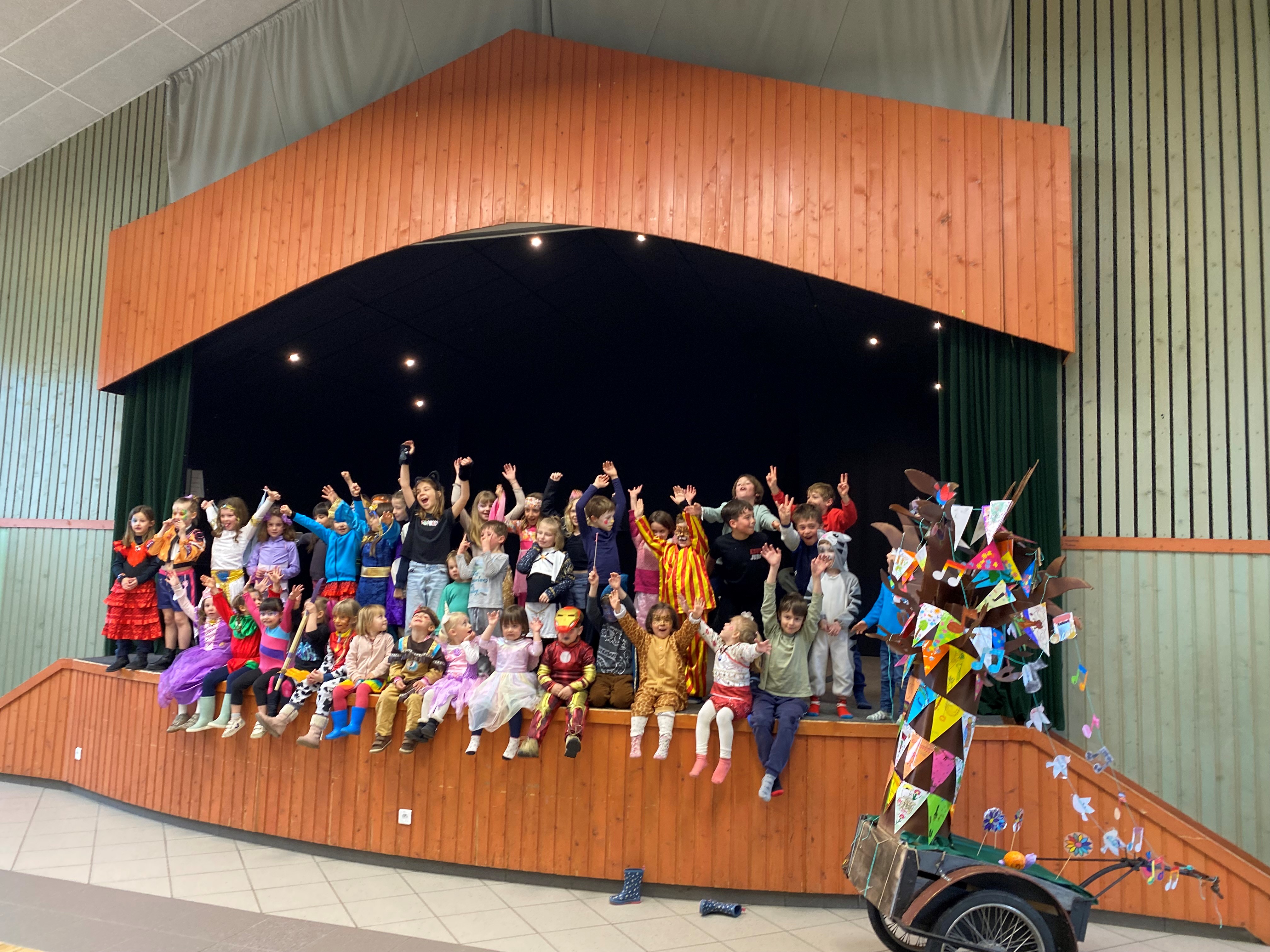 CARNAVAL AMICAL SANGERAINE 1.jpg