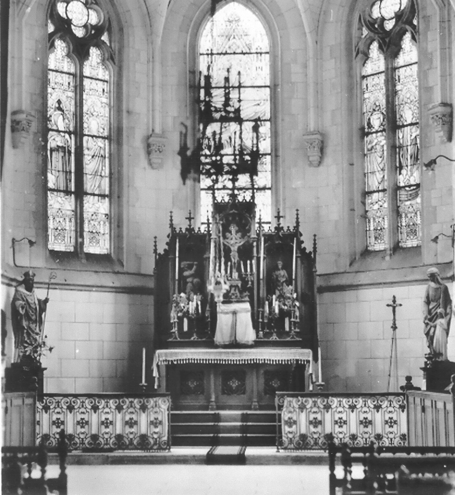 Eglise intérieur.jpeg