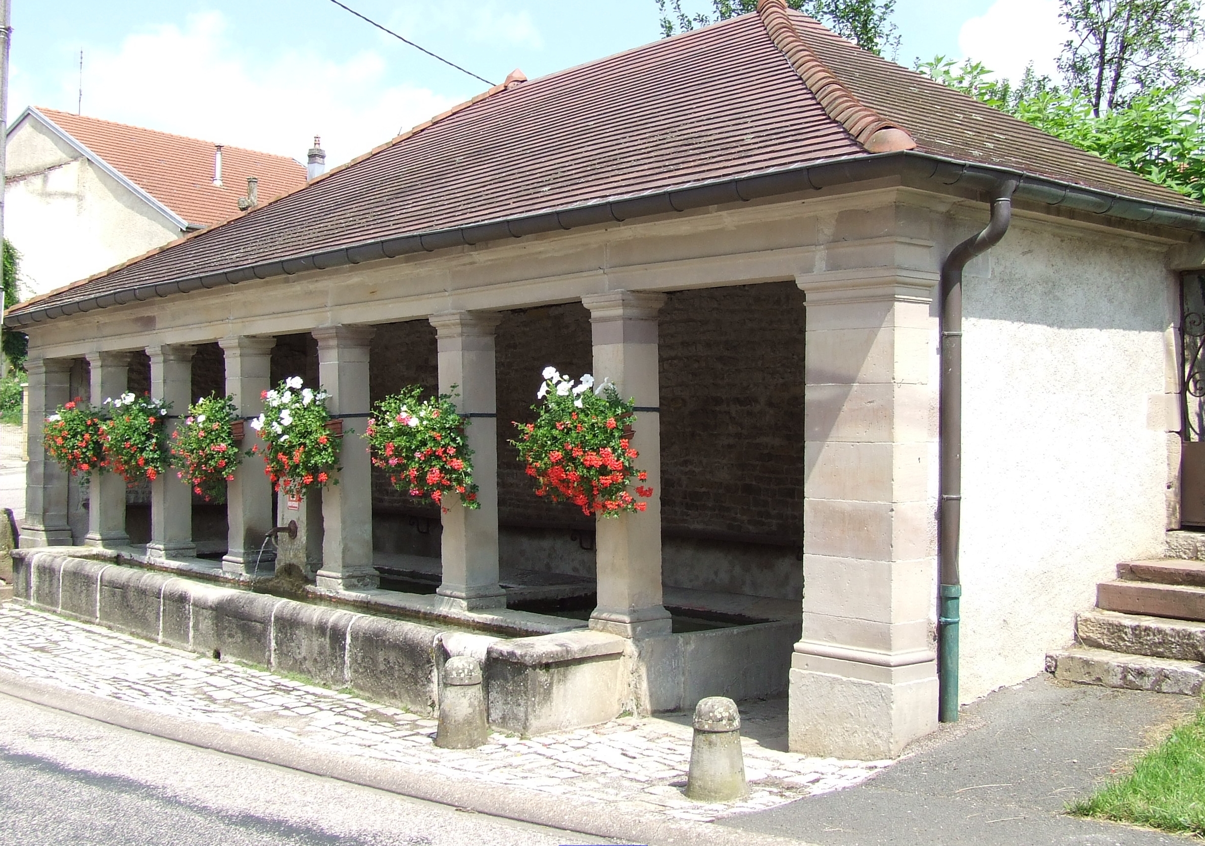 fontaine lavoir 5.jpg